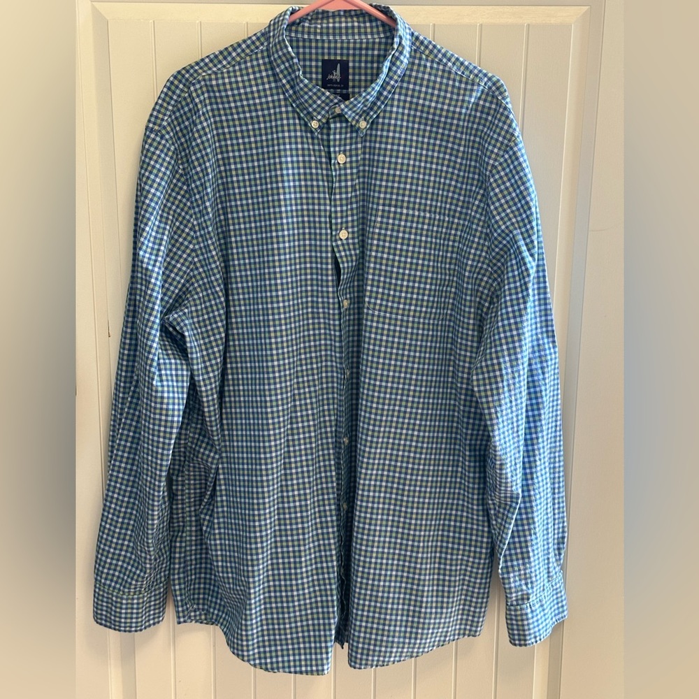 Men’s plaid Jonnie O button down shirt.  XXL.